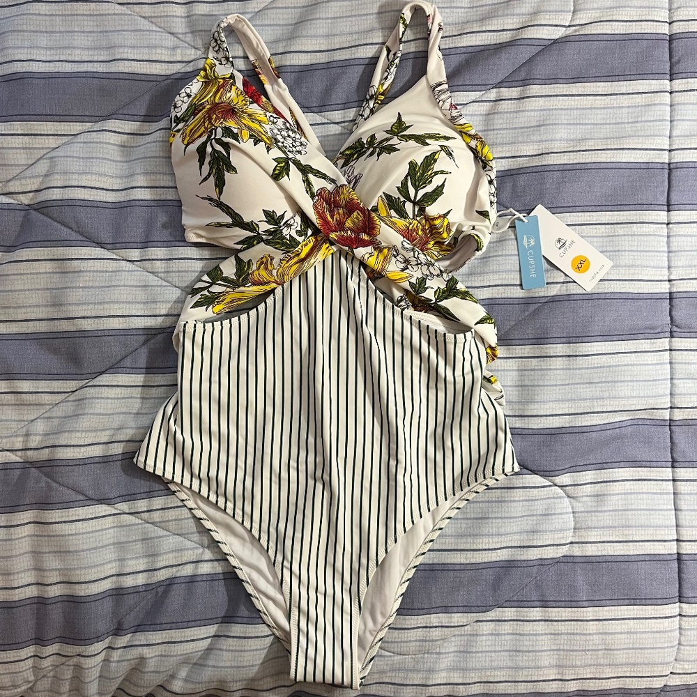Swimsuit one/two piece